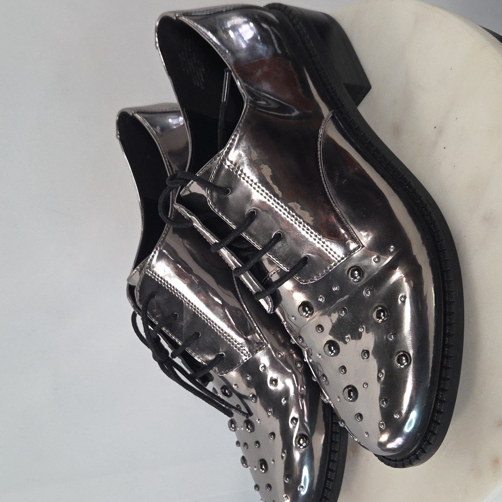 Nine West Men's Shiny Silver And Black Studded Oxfords Size 8.5